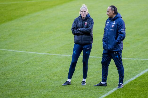 Football, training with Norways womens national team Oslo 20241028 Norways national team manager Gemma Grainger during a training session with the womens national football team at Ullevaal Stadium Photo Fredrik Varfjell NTB Oslo Norway EDITORIAL USE ONLY RESTRICTED USE FOR BETTING COMPANIES Copyright: xFredrikxVarfjellx xNTBx