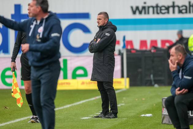 Trainer Mersed Selimbegovic (Regensburg) ; GER, FC Hansa Rostock vs. SSV Jahn Regensburg, Fussball, 2. Bundesliga, 31. Spieltag, Spielzeit 2022 2023, 06.05..2023, DFL REGULATIONS PROHIBIT ANY USE OF PHOTOGRAPHS AS IMAGE SEQUENCES AND OR QUASI-VIDEO, Rostock Ostseestadion Mecklenburg - Vorpommern Deutschland