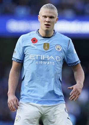 Manchester, England, 26th October 2024. Erling Haaland of Manchester City during the Premier League match at the Etihad Stadium, Manchester. Picture credit should read: Andrew Yates Sportimage EDITORIAL USE ONLY. No use with unauthorised audio, video, data, fixture lists, club league logos or live services. Online in-match use limited to 120 images, no video emulation. No use in betting, games or single club league player publications. SPI-3411-0092