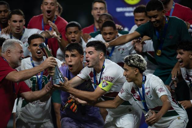 Fluminense is the champion of the Brazilian under-17 football championship Sao paulo (sp), 11 01 2024 - brazilian under-17 palmeiras vs fluminense - fluminense players celebrate winning the title after the match between palmeiras and fluminense, valid for the final of the brazilian under-17 football championship, on the night of this friday, november 1st, at allianz parque, in sao paulo-sp. (Foto: Ronaldo Barreto Thenews2 imago images) SPO  Copyright: xRONALDOxBARRETOx