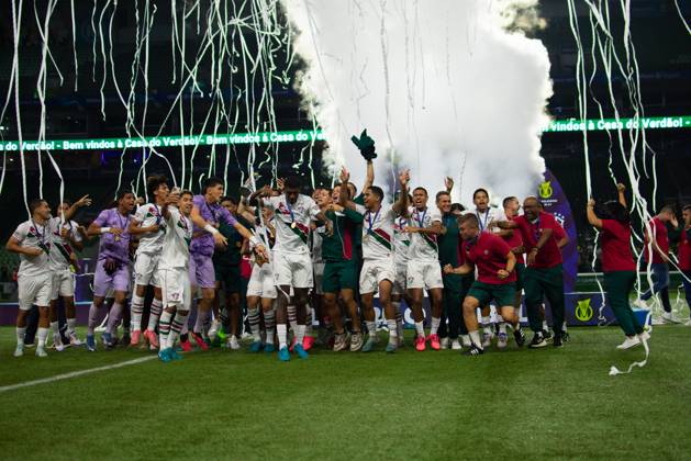 Fluminense is the champion of the Brazilian under-17 football championship Sao paulo (sp), 11 01 2024 - brazilian under-17 palmeiras vs fluminense - fluminense players celebrate winning the title after the match between palmeiras and fluminense, valid for the final of the brazilian under-17 football championship, on the night of this friday, november 1st, at allianz parque, in sao paulo-sp. (Foto: Ronaldo Barreto Thenews2 imago images) SPO  Copyright: xRONALDOxBARRETOx