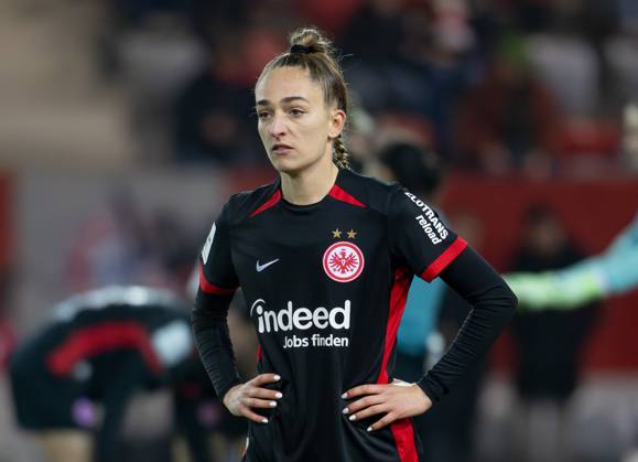 Sophia Kleinherne (Eintracht Frankfurt Frauen, 4) Portrait Portraet. FC Bayern Muenchen Frauen gegen Eintracht Frankfurt, Fussball, Google Pixel Frauen-Bundesliga, 8. Spieltag, Saison 2024 2025, 04.11.2024. (DFL DFB REGULATIONS PROHIBIT ANY USE OF PHOTOGRAPHS as IMAGE SEQUENCES and or QUASI-VIDEO). FC Bayern Muenchen Frauen gegen Eintracht Frankfurt, Fussball, Google Pixel Frauen-Bundesliga, 8. Spieltag, Saison 2024 2025, 04.11.2024. Muenchen Copyright: xEibner-Pressefoto HeikexFeinerx EP_HFR