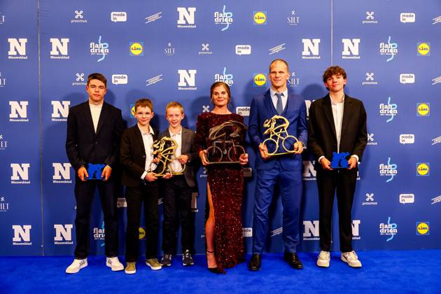 Jinze Joris, Mats and Milan, Belgian Lotte Kopecky, Belgian Ewoud Vromant and Belgian Jasper Schoofs pose for the photographer at the Flandrien award ceremony for the best Belgian cyclist of the 2024 cycling season, organized by newspaper Het Nieuwsblad , Tuesday 05 November 2024 in Middelkerke. DAVIDxPINTENS  x104669360x