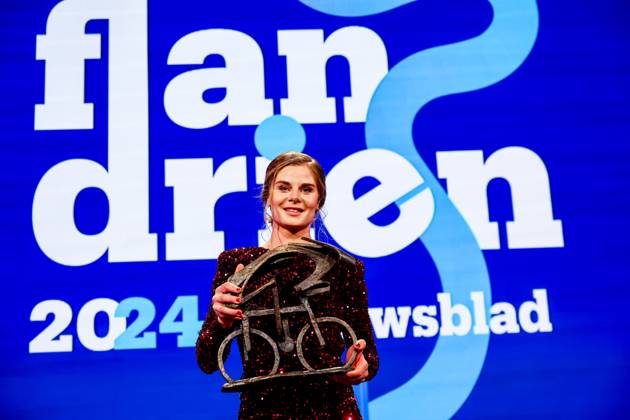 Belgian Lotte Kopecky celebrates after winning the Flandrien award ceremony for the best Belgian cyclist of the 2024 cycling season, organized by newspaper Het Nieuwsblad , Tuesday 05 November 2024 in Middelkerke. DAVIDxPINTENS  x104669414x