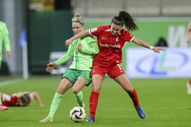 , Google Pixel Frauen-Bundesliga, VfL Wolfsburg vs SC Freiburg, AOK Stadion am 03. November 2024 in Wolfsburg, Deutschland. (Foto von Marco Steinbrenner DeFodi Images) , Google Pixel Frauen-Bundesliga, VfL Wolfsburg vs SC Freiburg, AOK Stadion, November 3, 2024 in Wolfsburg, Germany. (Photo by Marco Steinbrenner DeFodi Images) DFB DFL REGULATIONS PROHIBIT ANY USE OF PHOTOGRAPHS AS IMAGE SEQUENCES AND OR QUASI-VIDEO. not used in POL SRB CRO FRA GBR NED ITA USA Defodi-108_wolf_frei_20240311_110
