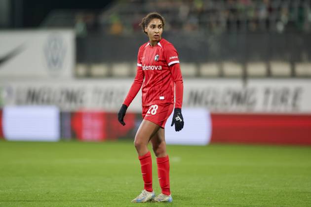, Google Pixel Frauen-Bundesliga, VfL Wolfsburg vs SC Freiburg, AOK Stadion am 03. November 2024 in Wolfsburg, Deutschland. (Foto von Marco Steinbrenner DeFodi Images) , Google Pixel Frauen-Bundesliga, VfL Wolfsburg vs SC Freiburg, AOK Stadion, November 3, 2024 in Wolfsburg, Germany. (Photo by Marco Steinbrenner DeFodi Images) DFB DFL REGULATIONS PROHIBIT ANY USE OF PHOTOGRAPHS AS IMAGE SEQUENCES AND OR QUASI-VIDEO. not used in POL SRB CRO FRA GBR NED ITA USA Defodi-108_wolf_frei_20240311_112