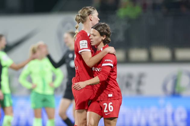 , Google Pixel Frauen-Bundesliga, VfL Wolfsburg vs SC Freiburg, AOK Stadion am 03. November 2024 in Wolfsburg, Deutschland. (Foto von Marco Steinbrenner DeFodi Images) , Google Pixel Frauen-Bundesliga, VfL Wolfsburg vs SC Freiburg, AOK Stadion, November 3, 2024 in Wolfsburg, Germany. (Photo by Marco Steinbrenner DeFodi Images) DFB DFL REGULATIONS PROHIBIT ANY USE OF PHOTOGRAPHS AS IMAGE SEQUENCES AND OR QUASI-VIDEO. not used in POL SRB CRO FRA GBR NED ITA USA Defodi-108_wolf_frei_20240311_125