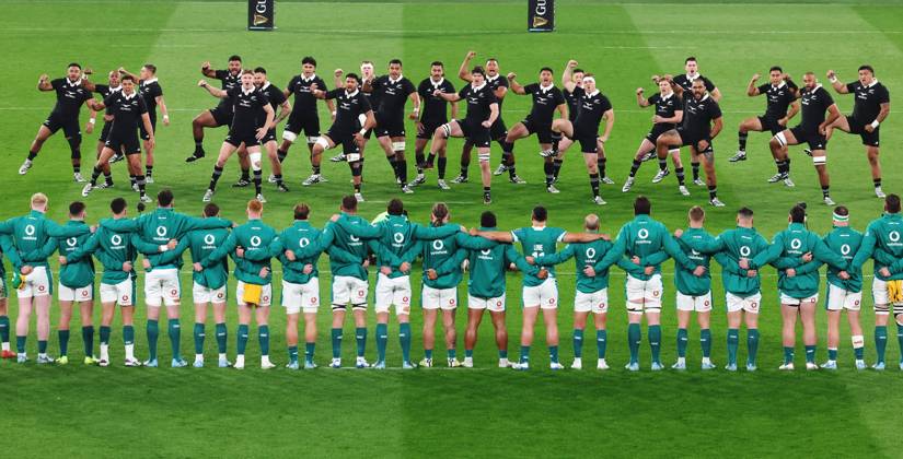 Bilder des Jahres 2024, Sport 11 November Sport Themen der Woche KW45 Sport Bilder des Tages Ireland v New Zealand Autumn International Series Ireland face the Haka during the Autumn International Series match at the Aviva Stadium, Dublin UK Newspapers OUT Copyright: xLorrainexO Sullivanx FIL-20895-0007