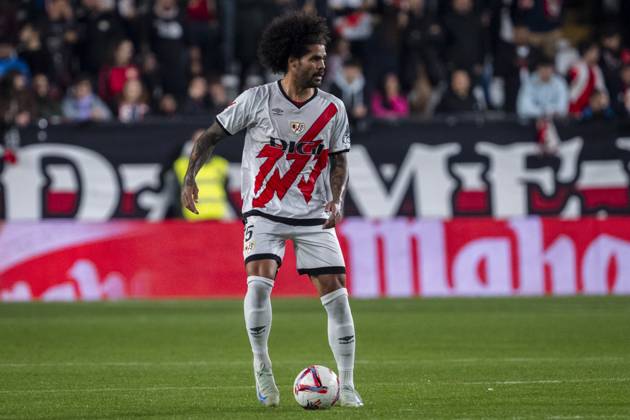 Rayo Vallecano vs UD Las Palmas - La Liga EA Sports 2024 25 Aridane Hernandez of Rayo Vallecano in action with the ball during the La Liga EA Sports 2024 25 football match between Rayo Vallecano vs UD Las Palmas at Estadio de Vallecas on November 08, 2024 in Madrid, Spain. Madrid Estadio de Vallecas Madrid Spain Copyright: xAlbertoxGardinx AGardin_20241108_Liga_Rayo_Las_Palmas_035