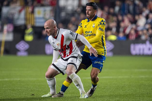 Rayo Vallecano vs UD Las Palmas - La Liga EA Sports 2024 25 during the La Liga EA Sports 2024 25 football match between Rayo Vallecano vs UD Las Palmas at Estadio de Vallecas on November 08, 2024 in Madrid, Spain. Madrid Estadio de Vallecas Madrid Spain Copyright: xAlbertoxGardinx AGardin_20241108_Liga_Rayo_Las_Palmas_039