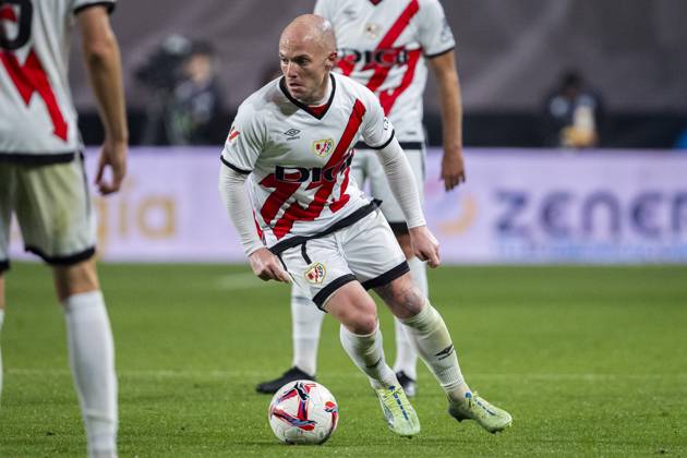 Rayo Vallecano vs UD Las Palmas - La Liga EA Sports 2024 25 Isi Palazon of Rayo Vallecano in action with the ball during the La Liga EA Sports 2024 25 football match between Rayo Vallecano vs UD Las Palmas at Estadio de Vallecas on November 08, 2024 in Madrid, Spain. Madrid Estadio de Vallecas Madrid Spain Copyright: xAlbertoxGardinx AGardin_20241108_Liga_Rayo_Las_Palmas_050