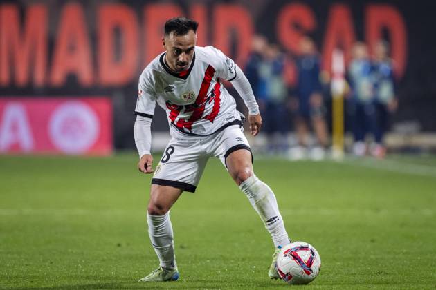 Rayo Vallecano vs UD Las Palmas - La Liga EA Sports 2024 25 Alvaro Garcia of Rayo Vallecano in action with the ball during the La Liga EA Sports 2024 25 football match between Rayo Vallecano vs UD Las Palmas at Estadio de Vallecas on November 08, 2024 in Madrid, Spain. Madrid Estadio de Vallecas Madrid Spain Copyright: xAlbertoxGardinx AGardin_20241108_Liga_Rayo_Las_Palmas_057