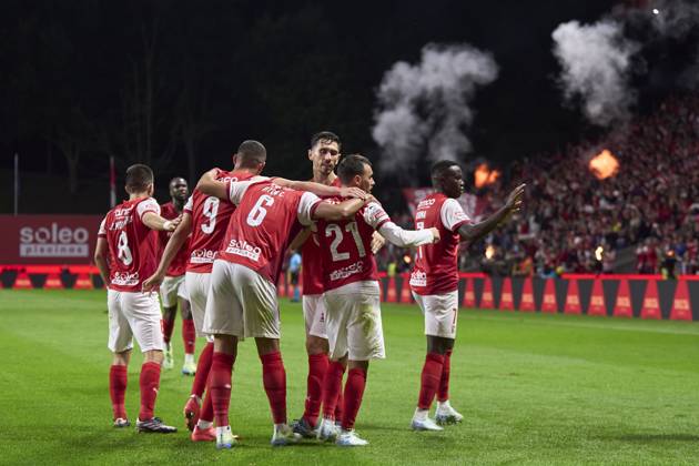 Sporting Clube de Braga v Sporting Clube de Portugal - Liga Portugal Betclic Ricardo Horta of SC Braga celebrates with his teammates after scoring his team s second goal during the Liga Portugal Betclic match between SC Braga and Sporting CP at Estadio Municipal de Braga in Braga, Portugal, on November 10, 2024. Braga, Portugal Portugal Copyright: xJosexManuelxAlvarezxReyx originalFilename:alvarezrey-notitle241110_npKAi