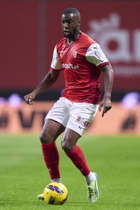 Sporting Clube de Braga v Sporting Clube de Portugal - Liga Portugal Betclic Sikou Niakate of SC Braga is in action during the Liga Portugal Betclic match between SC Braga and Sporting CP at Estadio Municipal de Braga in Braga, Portugal, on November 10, 2024. Braga, Portugal Portugal Copyright: xJosexManuelxAlvarezxReyx originalFilename:alvarezrey-notitle241110_npVLH