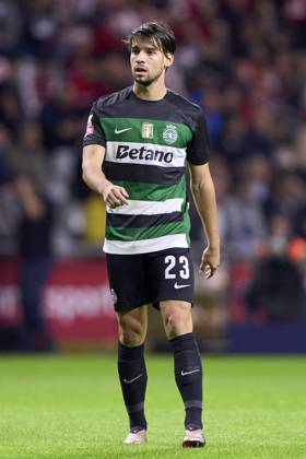 Sporting Clube de Braga v Sporting Clube de Portugal - Liga Portugal Betclic Daniel Braganca of Sporting CP looks on during the Liga Portugal Betclic match between SC Braga and Sporting CP at Estadio Municipal de Braga in Braga, Portugal, on November 10, 2024. Braga, Portugal Portugal Copyright: xJosexManuelxAlvarezxReyx originalFilename:alvarezrey-notitle241110_npZU0