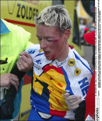 HASSELT ZOLDER 12 10 2002 ROAD WORLD CHAMPIONSHIPS WERELDKAMPIOENSCHAP WIELRENNEN OP DE WEG CHAMPIONNAT DU MONDE DE CYCLISME SUR ROUTE FEMMES ELITE ELITE VROUWEN Petra Rossner PHOTO NEWS HASSELT ZOLDER BELGIE BELGIQUE BELGIUM  Copyright: xx CVPN121002_45.JPG Petra Rossner