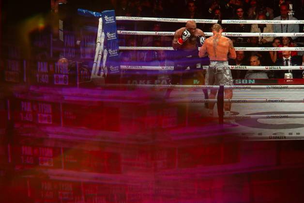 November 16, 2024, Manhattan, Kansas, USA: Reflections of the Paul, Tyson fight as viewed online presented by Netflix. Jake Paul wins the fight against Mike Tyson by unanimous decision after a full eight-round heavyweight match in AT&T Stadium in front of 70,000 fans on Friday. Hosted onine by Netflix with an estimated tens of millions of viewers. Manhattan USA - ZUMAt152 20241116_znp_t152_016 Copyright: xLukexTownsendx