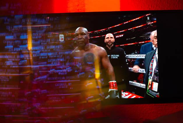November 16, 2024, Manhattan, Kansas, USA: Reflections of the Paul, Tyson fight as viewed online presented by Netflix. Jake Paul wins the fight against Mike Tyson by unanimous decision after a full eight-round heavyweight match in AT&T Stadium in front of 70,000 fans on Friday. Hosted onine by Netflix with an estimated tens of millions of viewers. Manhattan USA - ZUMAt152 20241116_znp_t152_008 Copyright: xLukexTownsendx