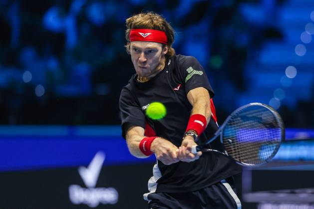 TENNIS - Internazionali di Tennis - Nitto ATP, Tennis Herren Finals - Ruud vs Rublev Andrey Rublev of Russia seen in actions during Men s Singles Group Stage match against Casper Ruud of Norway on day six of the Nitto ATP Finals 2024 at Inalpi Arena. Casper Ruud wins 6-4, 5-7, 6-2 over Andrey Rublev Turin Italy Copyright: xIPAxSport ABACAx