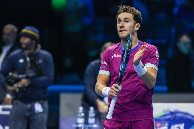 TENNIS - Internazionali di Tennis - Nitto ATP, Tennis Herren Finals - Ruud vs Rublev Casper Ruud of Norway celebrates the victory at the end of the match during Men s Singles Group Stage match against Andrey Rublev of Russia on day six of the Nitto ATP Finals 2024 at Inalpi Arena. Casper Ruud wins 6-4, 5-7, 6-2 over Andrey Rublev Turin Italy Copyright: xIPAxSport ABACAx