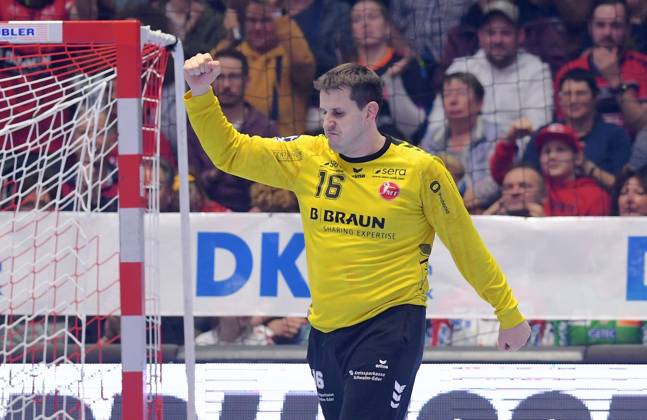 Jubel bei Nebojsa Simic (Torwart MT Melsungen 16) , GER, MT Melsungen - SC Magdeburg, Handball, 1. Bundesliga, 10. Spieltag, Saison 2024 2025, 16.11.2024, GER, MT Melsungen - SC Magdeburg, Handball, 1. Bundesliga, 10. Spieltag, Saison 2024 2025, 16.11.2024 Kassel Copyright: xEibner-Pressefotox xRolandxSippelx EP_RSL