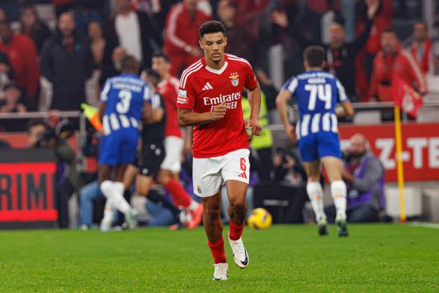 Alexander Bah seen during Liga Portugal game between teams of SL Benfica and FC Porto at Estadio Da Luz (Maciej Rogowski) Lisbon Estadio Da Luz Portugal Copyright: xMaciejxRogowskix slbfcp2425-119