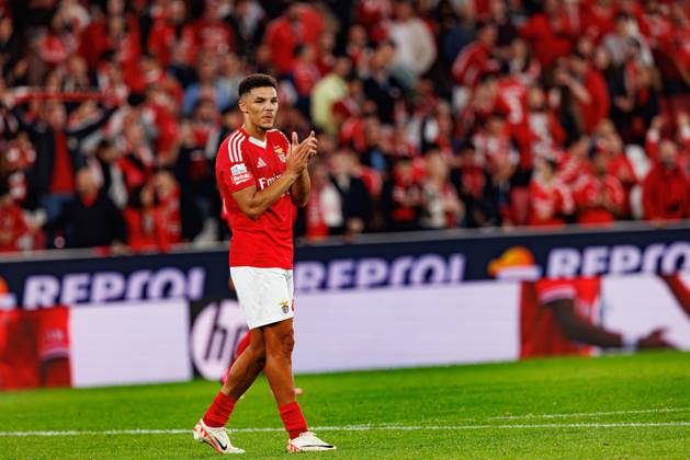 Alexander Bah seen during Liga Portugal game between teams of SL Benfica and FC Porto at Estadio Da Luz (Maciej Rogowski) Lisbon Estadio Da Luz Portugal Copyright: xMaciejxRogowskix slbfcp2425-292