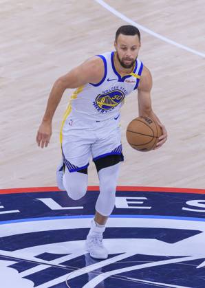 November 18, 2024, Inglewood, California, USA: Stephen Curry 30 of the Golden State Warriors with the ball during their regular season NBA, Basketball Herren, USA game against the Los Angeles Clippers on Monday November 18, 2024 at Intuit Dome Arena in Inglewood, California. Clippers defeat Warriors, 102-99. JAVIER ROJAS PI Inglewood USA - ZUMAp124 20241118_zaa_p124_063 Copyright: xJavierxRojasx