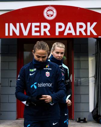 241128 Ada Hegerberg of the Norwegian women s national football team during a training session on November 28, 2024 in Larne. Photo: Marius Simensen BILDBYRAN COP 238 bbeng dam football fotball fotboll norge norway practice soccer training trening träning uefa women s EURO Qualifier, EM, Europameisterschaft Copyright: MARIUSxSIMENSEN BB241128BB981