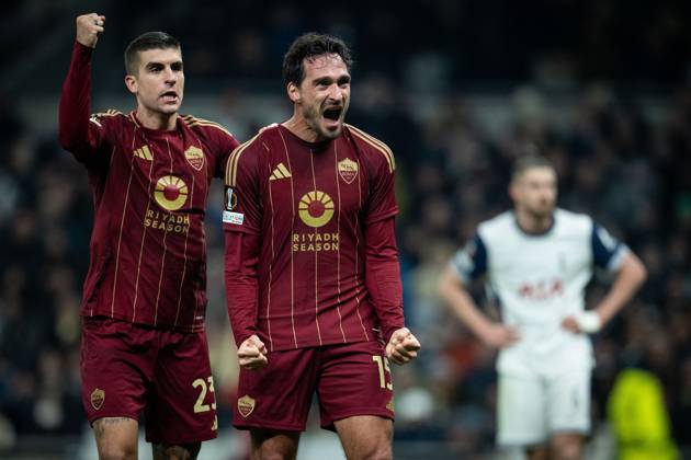 Bilder des Jahres 2024, Sport 11 November Sport Themen der Woche KW48 Sport Bilder des Tages LONDON, ENGLAND - NOVEMBER 28: Mats Hummels of AS Roma celebrate with Gianluca Mancini after scoring a goal during the UEFA Europa League 2024 25 League Phase MD5 match between Tottenham Hotspur and AS Roma at Tottenham Hotspur Stadium on November 28, 2024 in London, England. Photo by Sebastian Frej Tottenham Hotspur v AS Roma - UEFA Europa League 2024 25 League Phase MD5 Copyright: xSebastianxFrejx