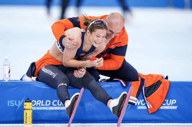 Bilder des Jahres 2024, Sport 11 November Sport Themen der Woche KW48 Sport Bilder des Tages 2024-11-30 - ISU World Cup Speed skating, Eisschnelllauf 2 BEIJING, CHINA - NOVEMBER 30: Angel Daleman, Dave Versteeg competing on the Women s 1000m during the ISU World Cup Speed Skating 2 at the National Speed Skating Oval on November 30, 2024 in Beijing, China Beijing National Speed Skating Oval China Content not available for redistribution in The Netherlands directly or indirectly through any third parties. Copyright: xAndrexWeeningx