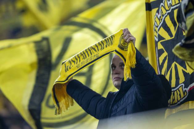 30.11.2024: Fußball: Borussia Dortmund - FC Bayern München, 12. Spieltag im Signal-Iduna-Park. Dortmunds Fans feiern auf der Südtribüne. WICHTIGER HINWEIS: Gemäß den Vorgaben der DFL und des DFB ist es untersagt, in dem Stadion und oder vom Spiel angefertigte Fotoaufnahmen in Form von Sequenzbildern und oder videoähnlichen Fotostrecken zu verwerten bzw. verwerten zu lassen. Copyright: xKirchner DavidxInderliedx