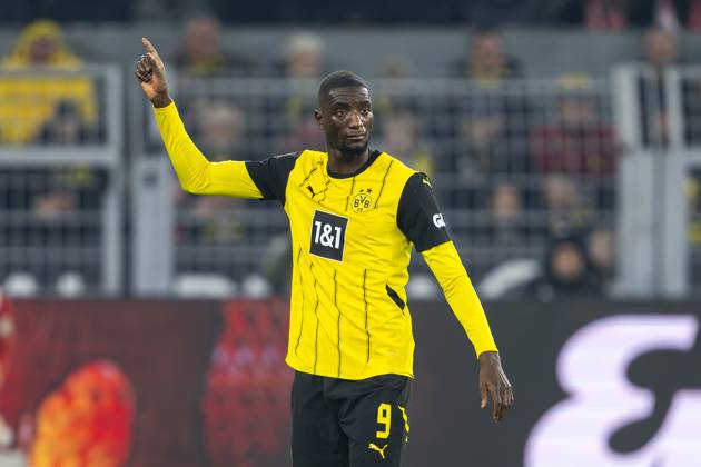 30.11.2024: Fußball: Borussia Dortmund - FC Bayern München, 12. Spieltag im Signal-Iduna-Park. Dortmunds Serhou Guirassy reagiert. WICHTIGER HINWEIS: Gemäß den Vorgaben der DFL und des DFB ist es untersagt, in dem Stadion und oder vom Spiel angefertigte Fotoaufnahmen in Form von Sequenzbildern und oder videoähnlichen Fotostrecken zu verwerten bzw. verwerten zu lassen. Copyright: xKirchner DavidxInderliedx