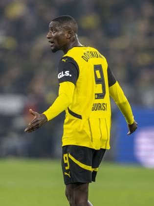 30.11.2024: Fußball: Borussia Dortmund - FC Bayern München, 12. Spieltag im Signal-Iduna-Park. Dortmunds Serhou Guirassy reagiert. WICHTIGER HINWEIS: Gemäß den Vorgaben der DFL und des DFB ist es untersagt, in dem Stadion und oder vom Spiel angefertigte Fotoaufnahmen in Form von Sequenzbildern und oder videoähnlichen Fotostrecken zu verwerten bzw. verwerten zu lassen. Copyright: xKirchner DavidxInderliedx