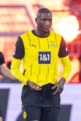 30.11.2024: Fußball: Borussia Dortmund - FC Bayern München, 12. Spieltag im Signal-Iduna-Park. Dortmunds Serhou Guirassy reagiert. WICHTIGER HINWEIS: Gemäß den Vorgaben der DFL und des DFB ist es untersagt, in dem Stadion und oder vom Spiel angefertigte Fotoaufnahmen in Form von Sequenzbildern und oder videoähnlichen Fotostrecken zu verwerten bzw. verwerten zu lassen. Copyright: xKirchner DavidxInderliedx
