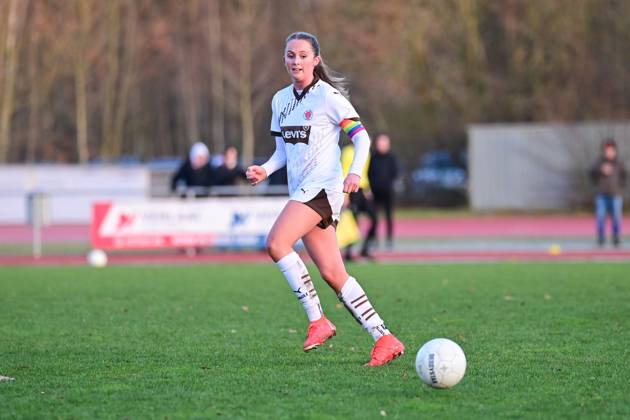 Fußball I Frauen I Saison 2024 2025 I Regionalliga Nord I 12. Spieltag I SV Henstedt-Ulzburg - FC St. Pauli I 01.12.2024 Nahaufnahme, Einzelfoto, Freisteller, Portrait, Porträt, Einzelbild, Einzelfoto, Körper: Annie Mcintosh Kingman (14, FC St. Pauli). Copyright: xLobeca WolfxGebhardtx