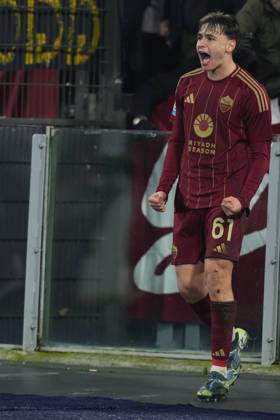 Roma s Niccolo Pisilli celebrates after scoring 3-1 during the Serie A EniLive soccer match between Roma and Lecce at the Rome s Olympic stadium, Italy - Saturday December 7, 2024 - Soccer ( Photo by Alfredo Falcone LaPresse )  Copyright: xAlfredoxFalcone LaPressex