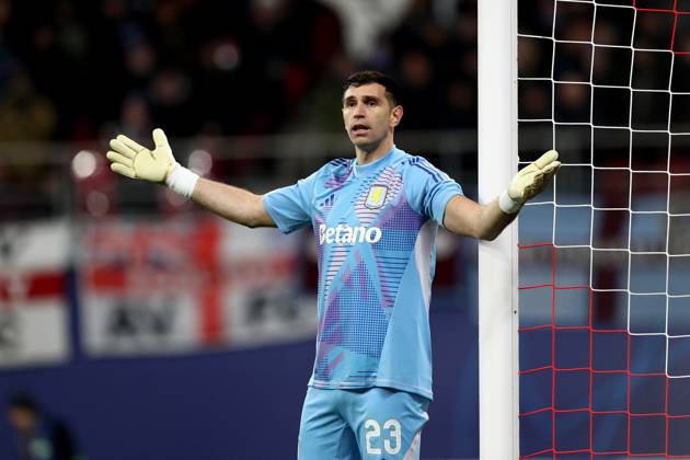 10.12.2024, xtgx, Fussball UEFA Champions League, RB Leipzig - Aston Villa emspor, v.l. Emiliano Martinez (Aston Villa FC) (DFL DFB REGULATIONS PROHIBIT ANY USE OF PHOTOGRAPHS as IMAGE SEQUENCES and or QUASI-VIDEO) Leipzig