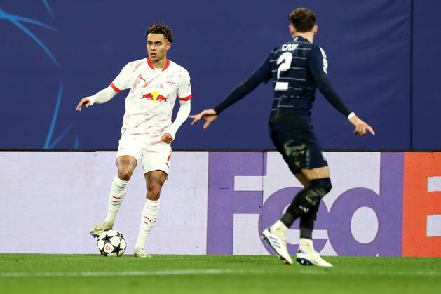 10.12.2024, xtgx, Fussball UEFA Champions League, RB Leipzig - Aston Villa emspor, v.l. Antonio Nusa (RB Leipzig) Matty Cash (Aston Villa FC) Zweikampf, Aktion, action, battle for the ball (DFL DFB REGULATIONS PROHIBIT ANY USE OF PHOTOGRAPHS as IMAGE SEQUENCES and or QUASI-VIDEO) Leipzig
