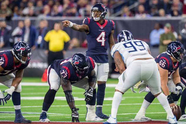 NFL, American Football Herren, USA 2018: Titans vs Texans NOV 26 November 26, 2018: Houston Texans quarterback Deshaun Watson (4) prepares for a play during the 4th quarter of an NFL football game between the Tennessee Titans and the Houston Texans at NRG Stadium in Houston, TX. The Texans won the game 34 to 17...Trask Smith CSM Houston TX U.S. EDITORIAL USE ONLY Copyright: xx ZUMA-20181126_zaf_c04_314.jpg TraskxSmithx csmphototwo467664