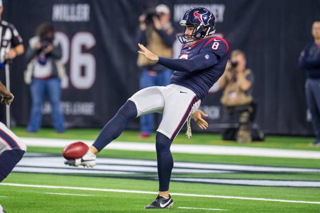 NFL, American Football Herren, USA 2018: Titans vs Texans NOV 26 November 26, 2018: Houston Texans punter Trevor Daniel (8) punts during the 3rd quarter of an NFL football game between the Tennessee Titans and the Houston Texans at NRG Stadium in Houston, TX. The Texans won the game 34 to 17...Trask Smith CSM Houston TX U.S. EDITORIAL USE ONLY Copyright: xx ZUMA-20181126_zaf_c04_305.jpg TraskxSmithx csmphototwo467676