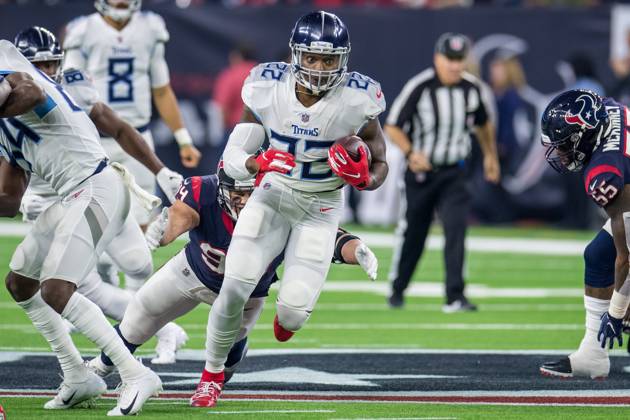 NFL, American Football Herren, USA 2018: Titans vs Texans NOV 26 November 26, 2018: Tennessee Titans running back Derrick Henry (22) carries the ball during the 3rd quarter of an NFL football game between the Tennessee Titans and the Houston Texans at NRG Stadium in Houston, TX. The Texans won the game 34 to 17...Trask Smith CSM Houston TX U.S. EDITORIAL USE ONLY Copyright: xx ZUMA-20181126_zaf_c04_306.jpg TraskxSmithx csmphototwo467678