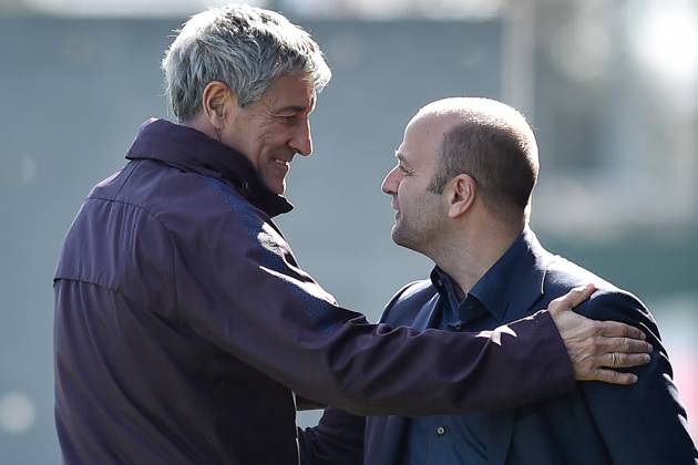 FC Barcelona, Barca Training Session and Press Comference BARCELONA, SPAIN - MARCH 06: Quique Setien and Xavier Vilajoana of FC Barcelona during the training session at Ciutat Esportiva Joan Gamper on March 06, 2020 in Barcelona, Spain. (Photo by DAX ESPA-Images) Sant Joan Despo Barcelona USA EDITORIAL USE ONLY Copyright: xx ZUMA-20200306_zaf_cs12_019.jpg ESPAxPhotoxAgencyx csmphototwo667430