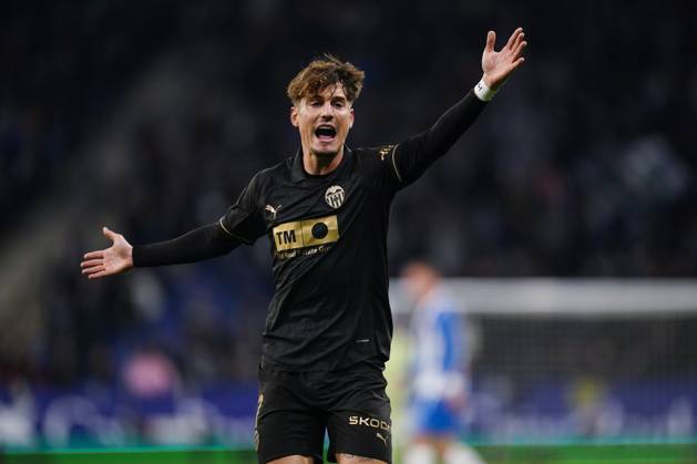 ESP: RCD Espanyol v Valencia CF. La Liga EA Sports. Date 13 Sergi Canos of Valencia CF during the La Liga EA Sports match between RCD Espanyol and Valencia CF played at RCDE Stadium on December 18, 2024 in Barcelona, Spain. kpng Copyright: xSergioxRuizx xImagox PS_241218_ESP_VAL_079