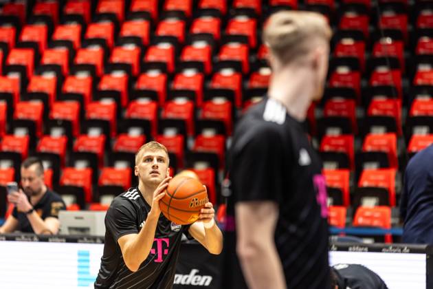 easyCredit Basketball Bundesliga, BBL, Saison 2024 2025, Herren. 21.12.2024, Niners Chemnitz - Telekom Baskets Bonn, Sam Griesel (Telekom Baskets Bonn, No2) Copyright. Alexander Trienitz.