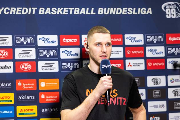 easyCredit Basketball Bundesliga, BBL, Saison 2024 2025, Herren. 21.12.2024, Niners Chemnitz - Telekom Baskets Bonn, Rodrigo Pastore (Head Coach), Niners Chemnitz beim Interview Copyright. Alexander Trienitz.
