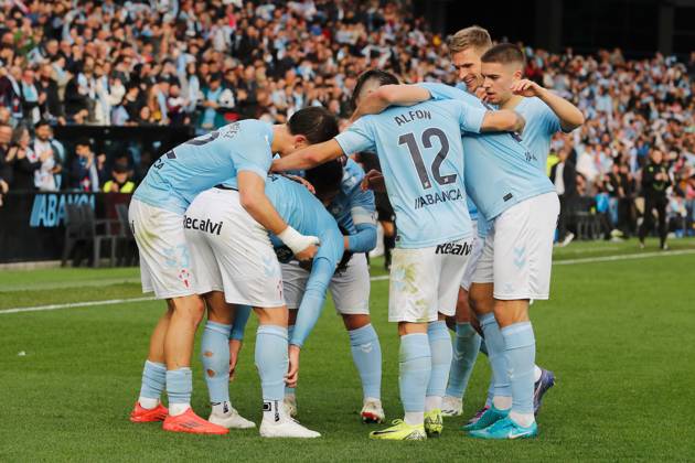 Celta team group, Mannschaftsbild, Totale (Celta), DECEMBER 21, 2024 - Football Soccer : Celta team group celebrate after Pablo Duran s goal during Spanish La Liga EA Sports match between RC Celta de Vigo 2-0 Real Sociedad at the Estadio Abanca Balaidos in Vigo, Spain. Noxthirdxpartyxsales (276806840)