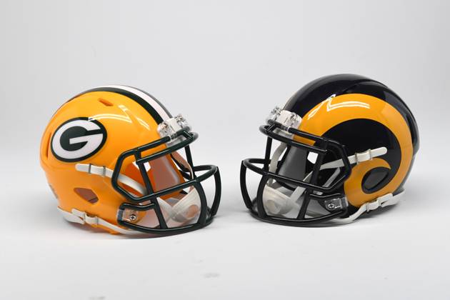 NFL, American Football Herren, USA Creative Detailed view of Green Bay Packers (left) and Los Angeles Rams helmets. EDITORIAL USE ONLY Copyright: xImagexofxSportx ImagexofxSportx iosphotos188480