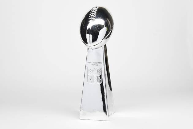 NFL, American Football Herren, USA Creative Detailed view of Vince Lombardi Trophy. The trophy is awarded each year to the winning team of the NFL championship game Super Bowl between the AFC and the NFC. EDITORIAL USE ONLY Copyright: xImagexofxSportx ImagexofxSportx iosphotos188491
