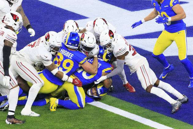 Bilder des Jahres 2024, Sport 12 Dezember Sport Themen der Woche KW52 Sport Bilder des Tages December 28, 2024, Inglewood, California, USA: 23 Kyren Williams, RB of the Los Angeles Rams scores a touchdown during their regular NFL, American Football Herren, USA season game against the Arizona Cardinals on Saturday December 28, 2024 at SoFi Stadium in Inglewood, California. JAVIER ROJAS PI Inglewood USA - ZUMAp124 20241228_zaa_p124_021 Copyright: xJavierxRojasx